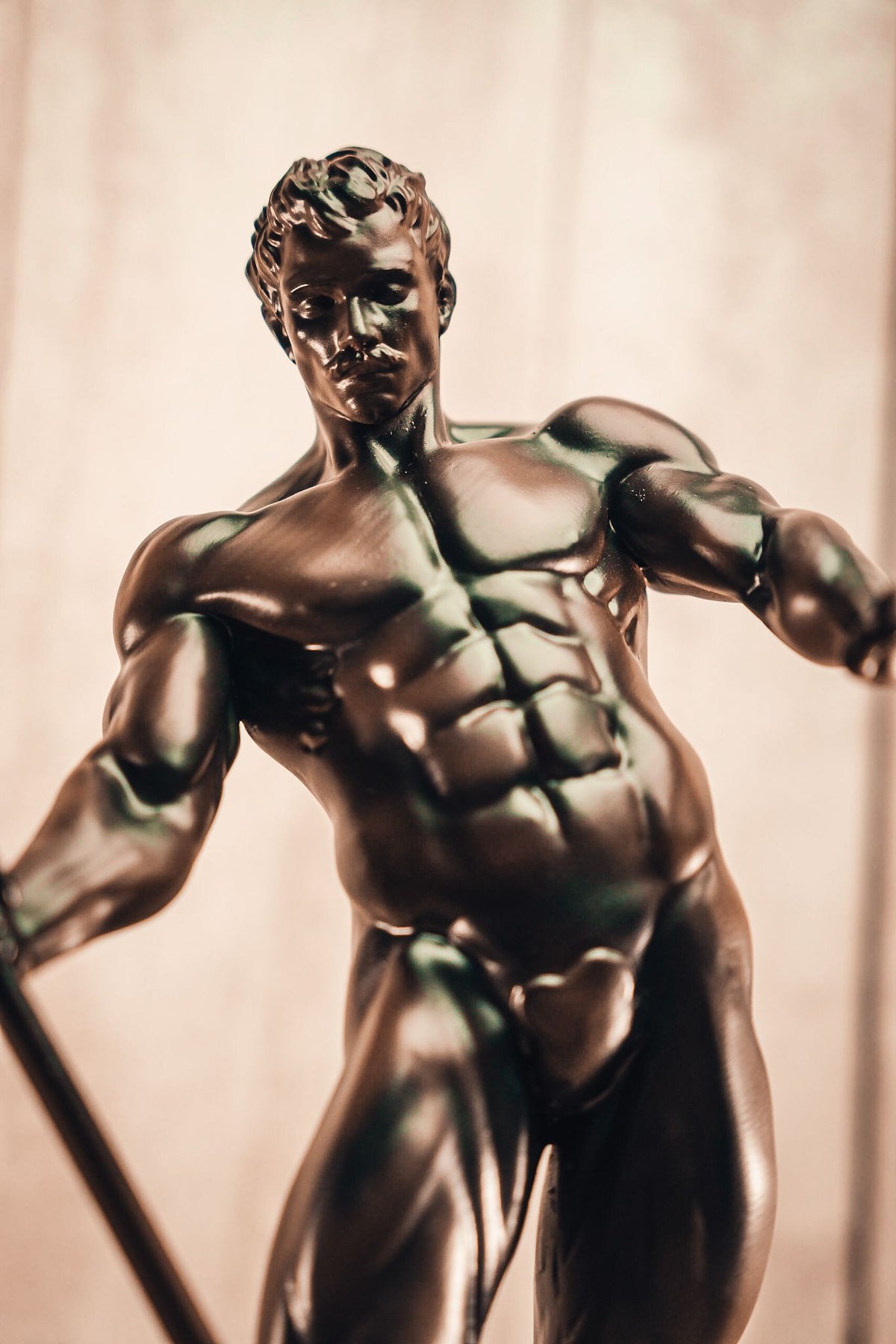 Sandow Escultura Trofeo