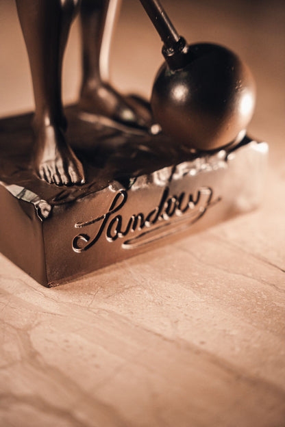 Sandow Escultura Trofeo